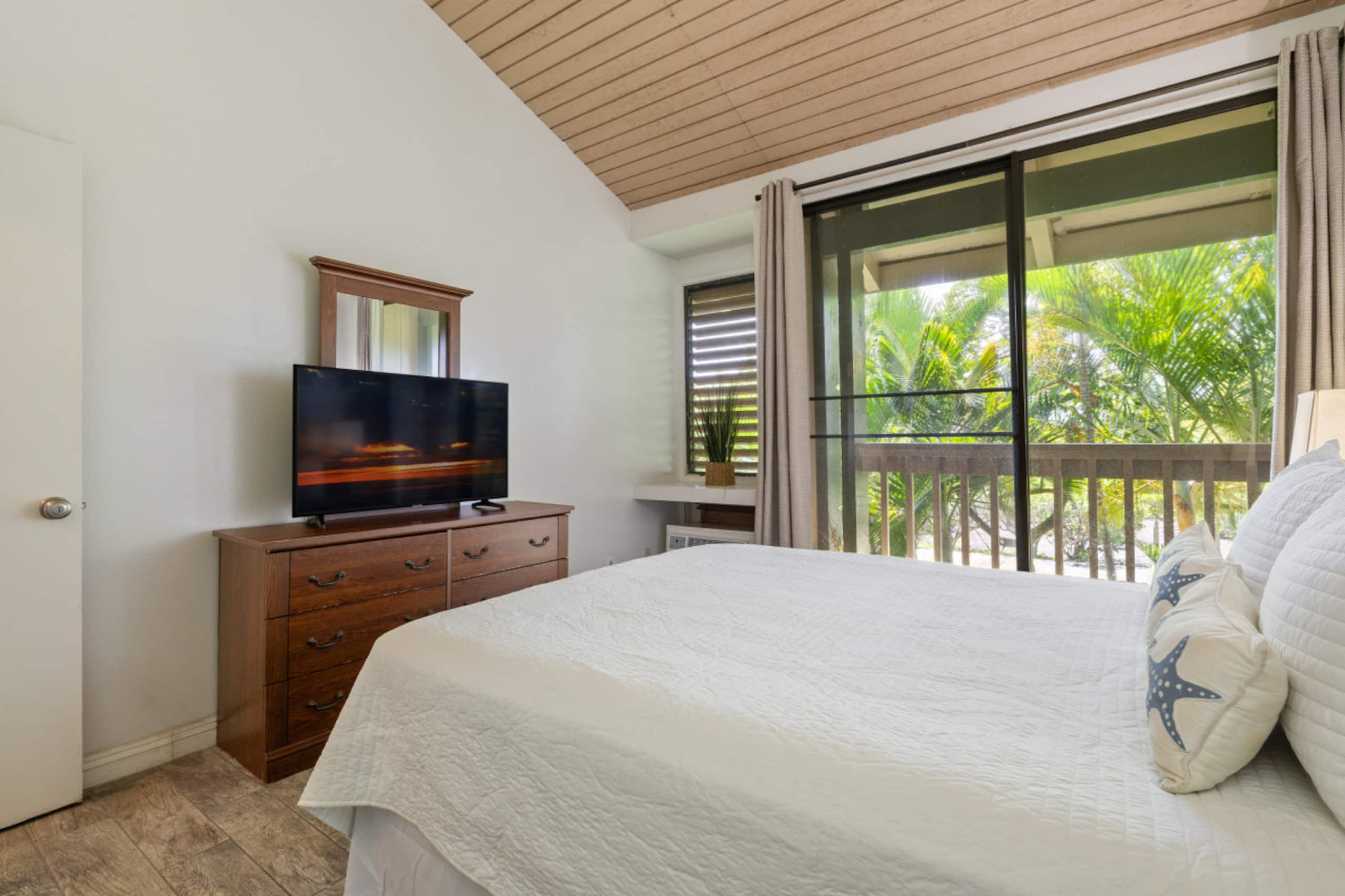 Home in Kahuku · ★4.78 · 2 bedrooms · 2 beds · 2 private baths - Image 17