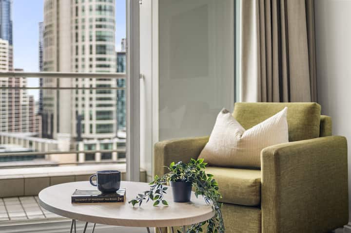 Enjoy your morning cup with a fantastic view of the Yarra River