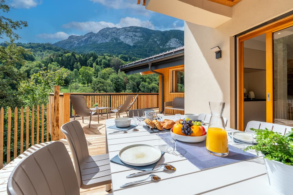 Chalet Monlac, above Thônes, Thônes, Haute-Savoie, France, photo 4 of 10