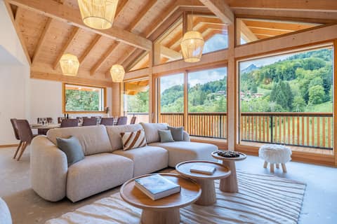 Spacious Chalet for 12, Spa, Sauna & Views