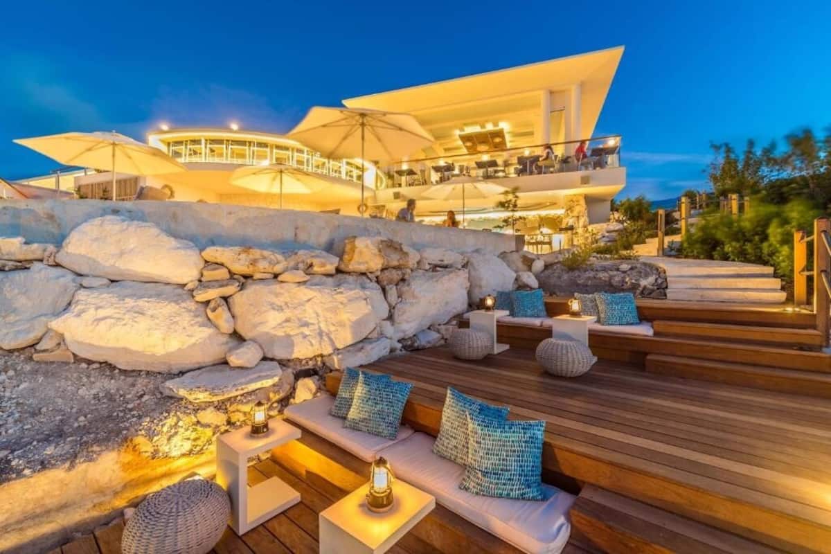 Serene Oceanfront Villa | Perfect Island Hideaway