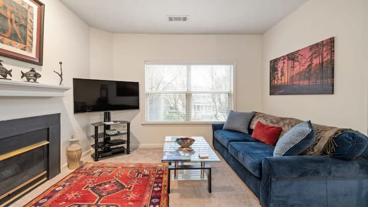 Cozy 1-br Apartment With A Seasonal Pool! - Charlotte, NC