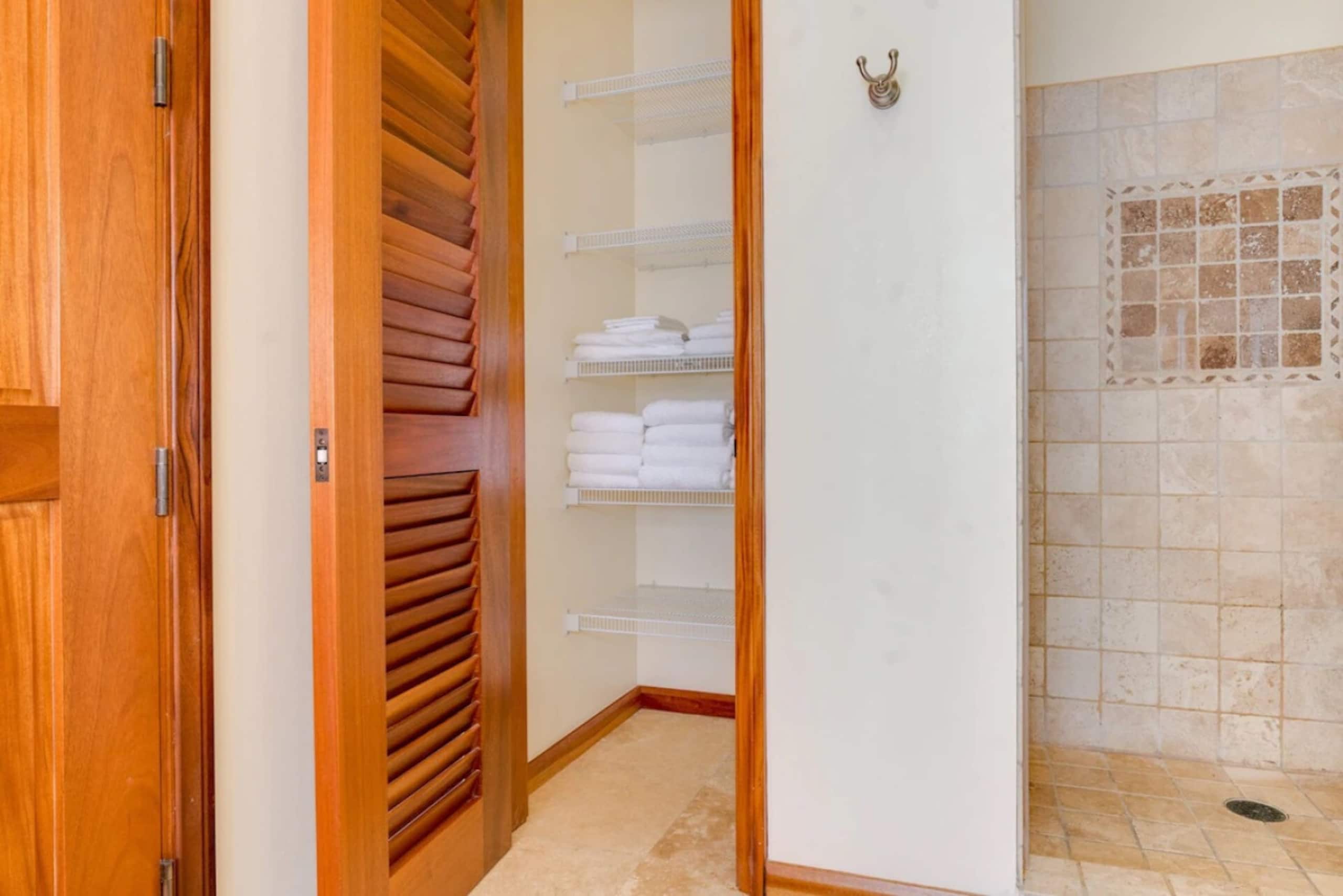 Hotel in Honolulu · ★5.0 · 2 bedrooms · 5 beds · 2.5 private baths - Image 61
