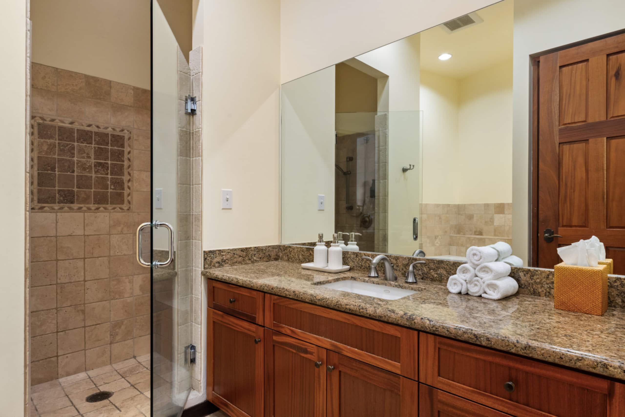 Hotel in Honolulu · ★5.0 · 2 bedrooms · 5 beds · 2.5 private baths - Image 71