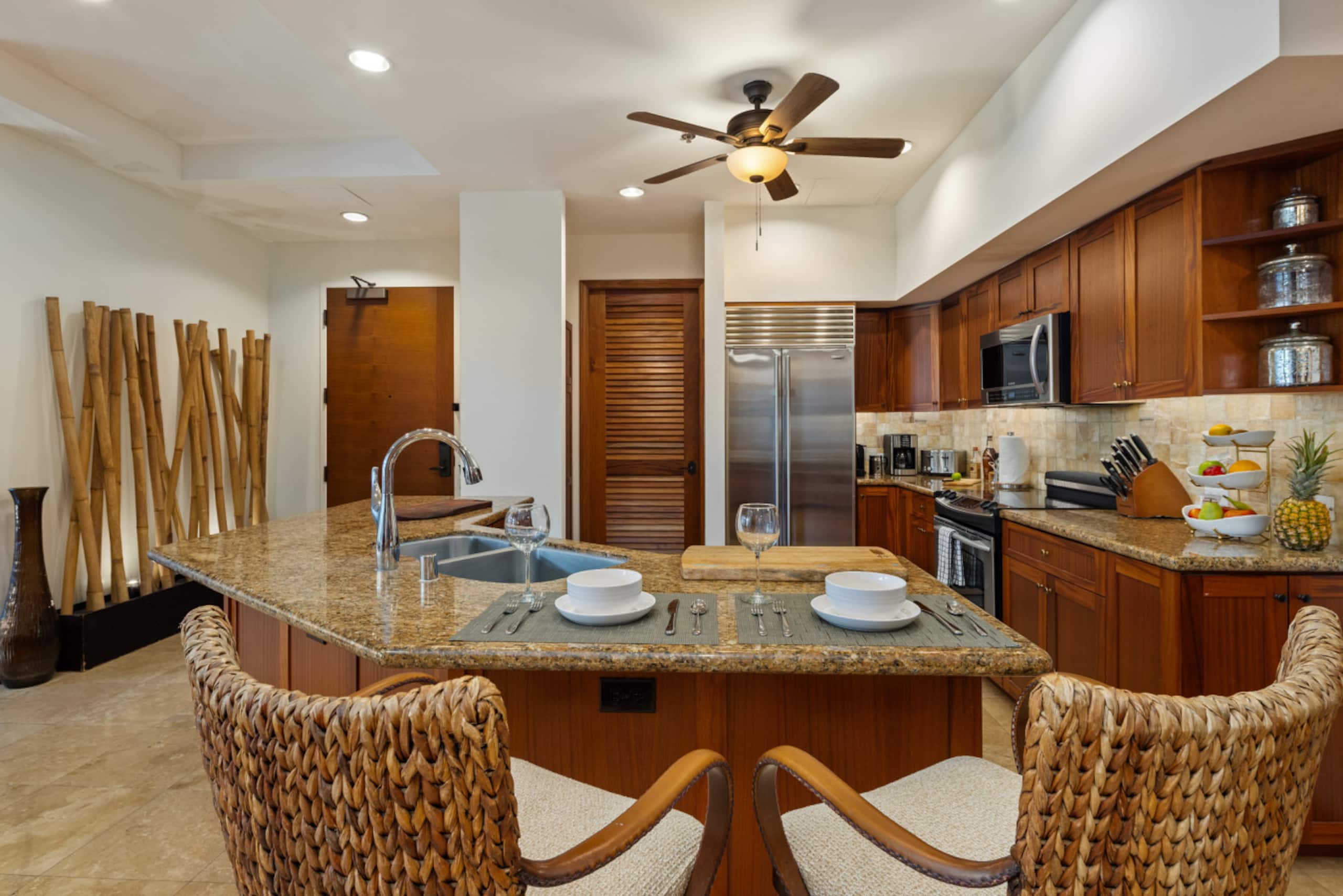 Hotel in Honolulu · ★5.0 · 2 bedrooms · 5 beds · 2.5 private baths - Image 11