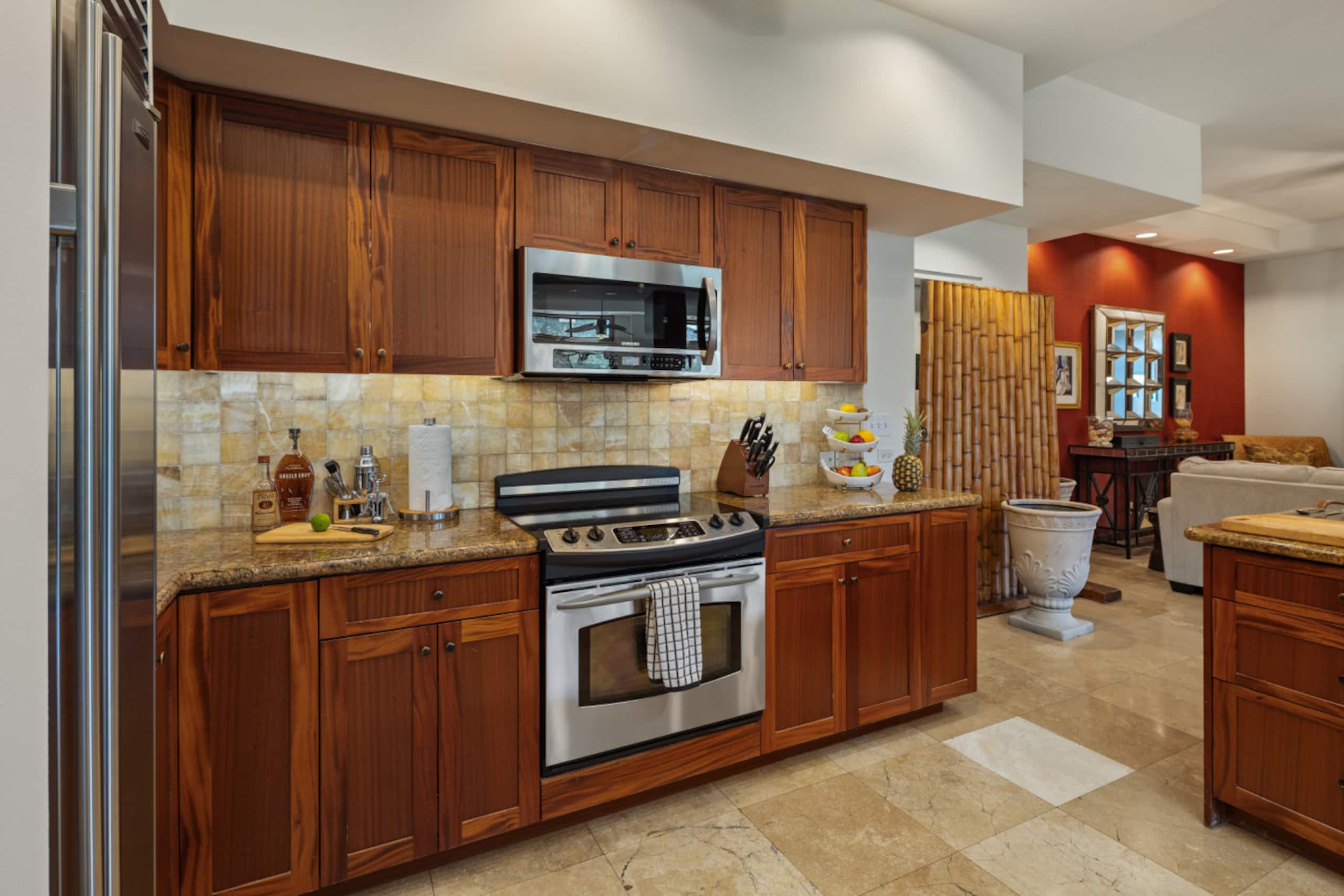 Hotel in Honolulu · ★5.0 · 2 bedrooms · 5 beds · 2.5 private baths - Image 12