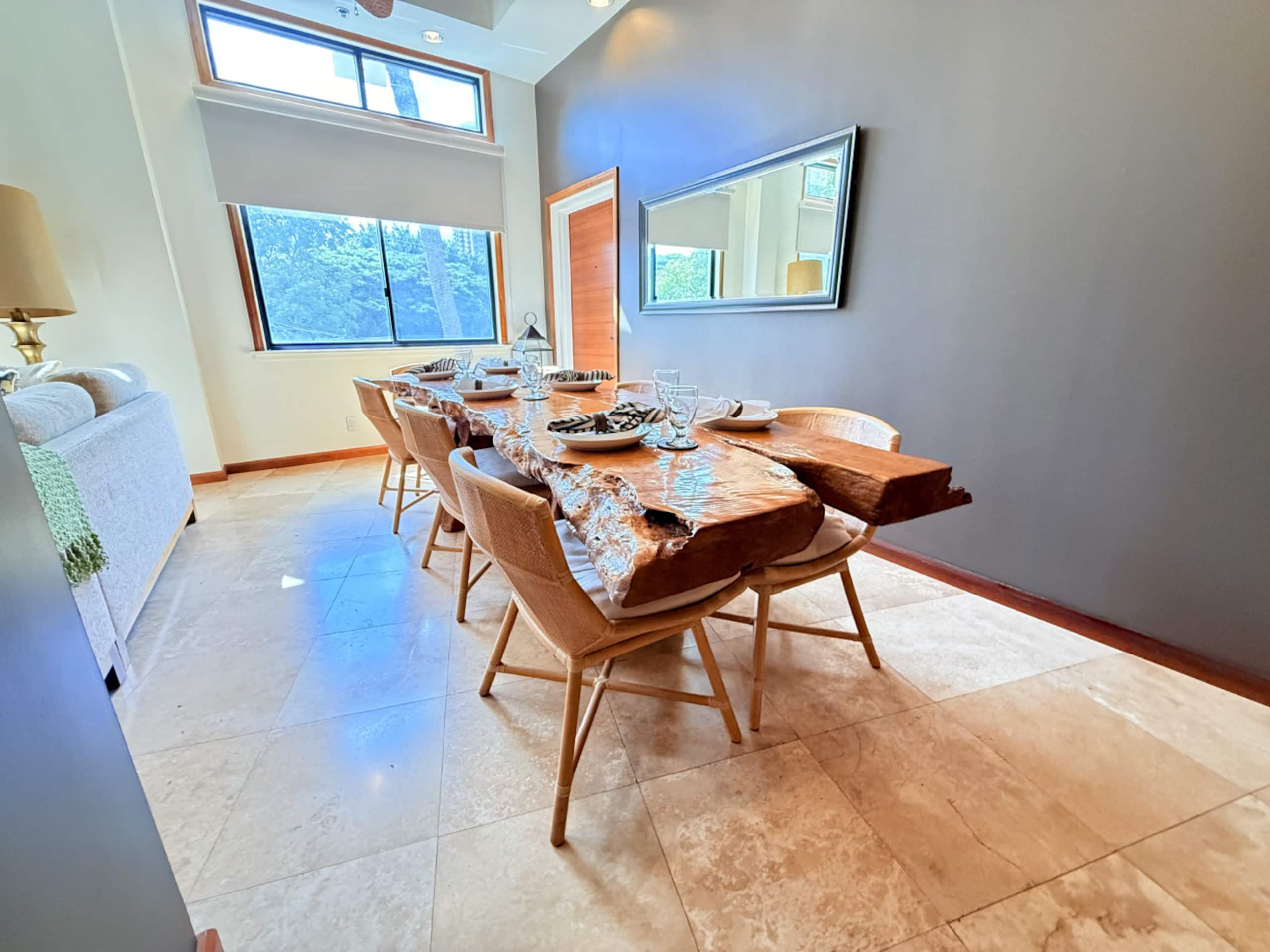 Hotel in Honolulu · ★5.0 · 2 bedrooms · 5 beds · 2.5 private baths - Image 95