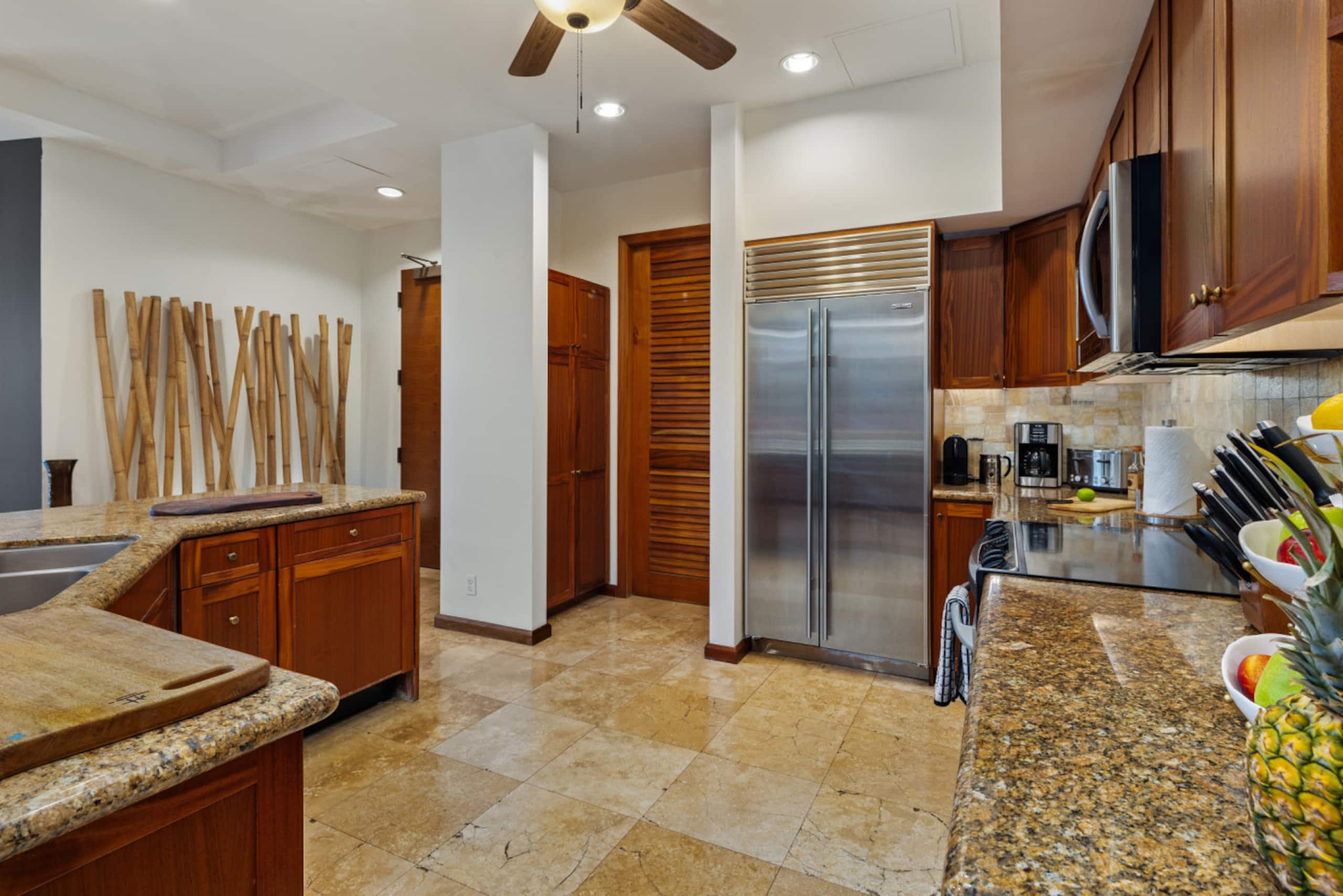Hotel in Honolulu · ★5.0 · 2 bedrooms · 5 beds · 2.5 private baths - Image 13