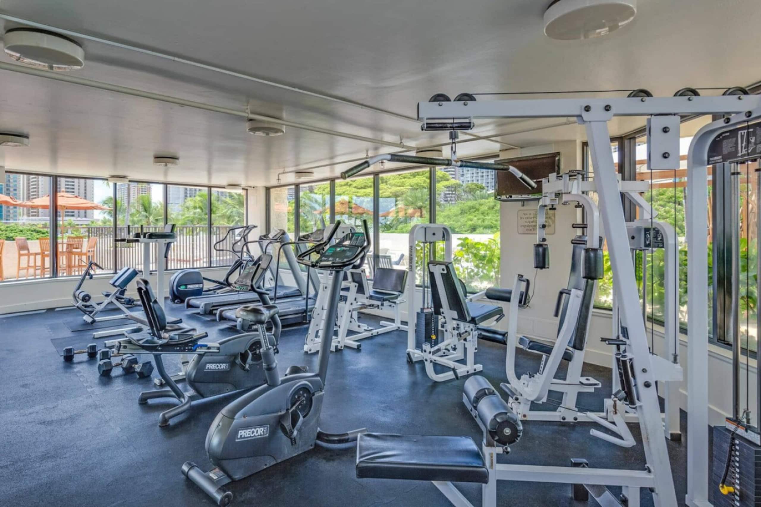 Hotel in Honolulu · ★5.0 · 2 bedrooms · 5 beds · 2.5 private baths - Image 38
