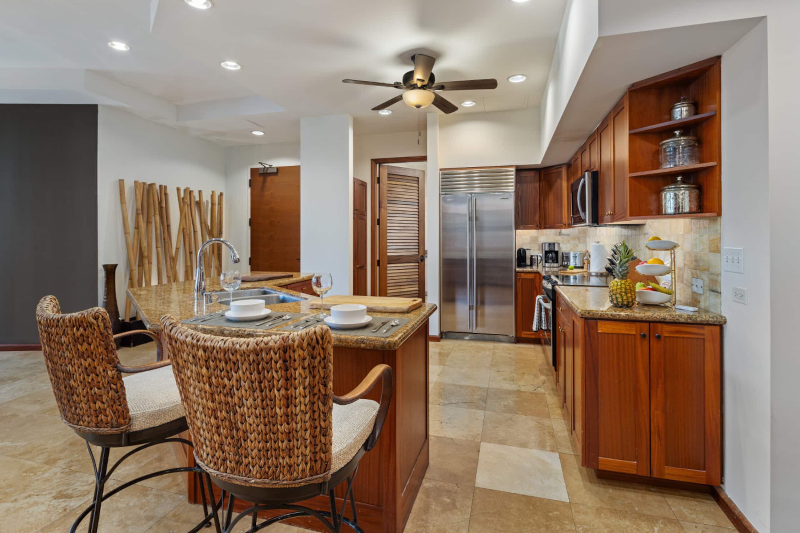 Hotel in Honolulu · ★5.0 · 2 bedrooms · 5 beds · 2.5 private baths - Image 10