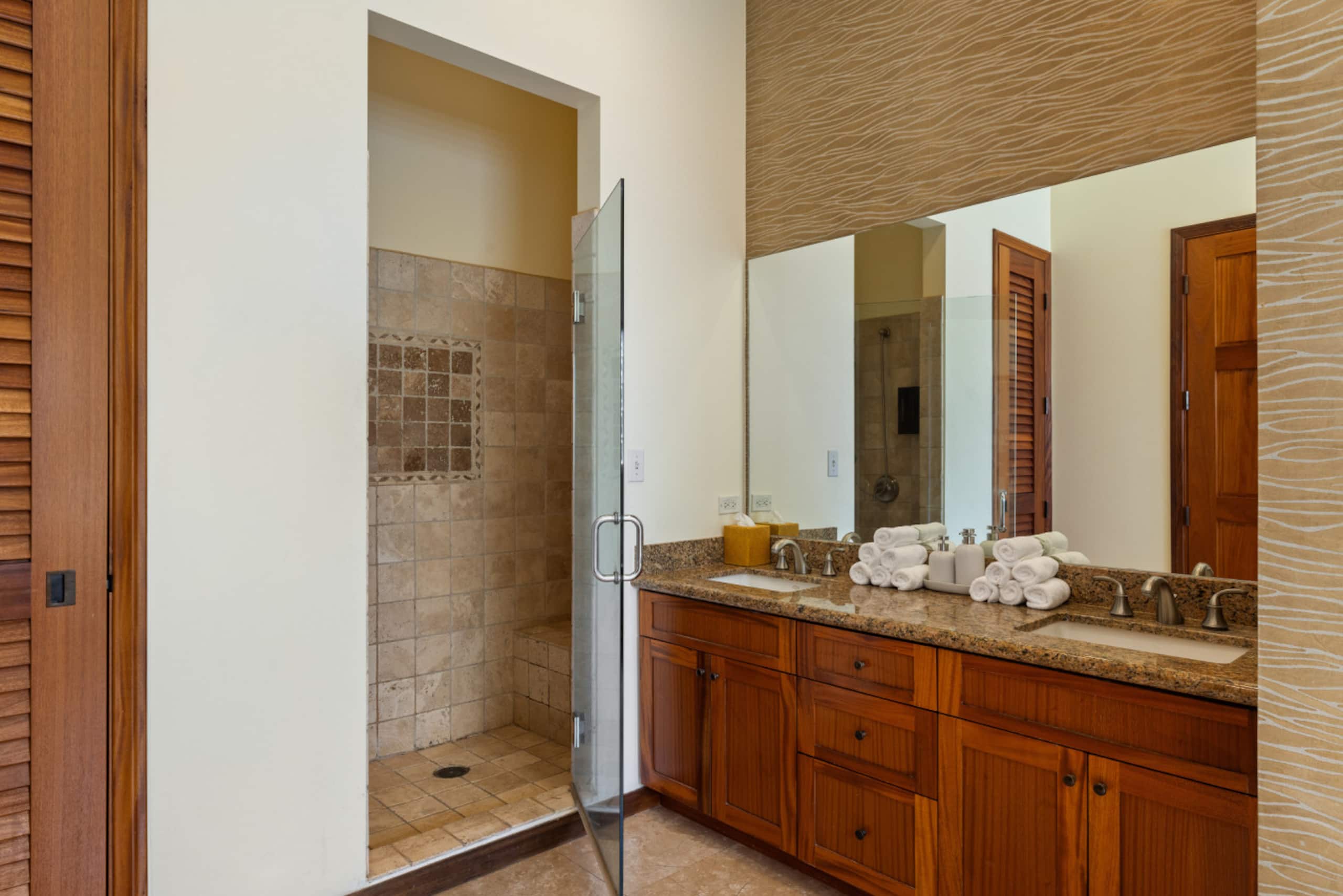 Hotel in Honolulu · ★5.0 · 2 bedrooms · 5 beds · 2.5 private baths - Image 30