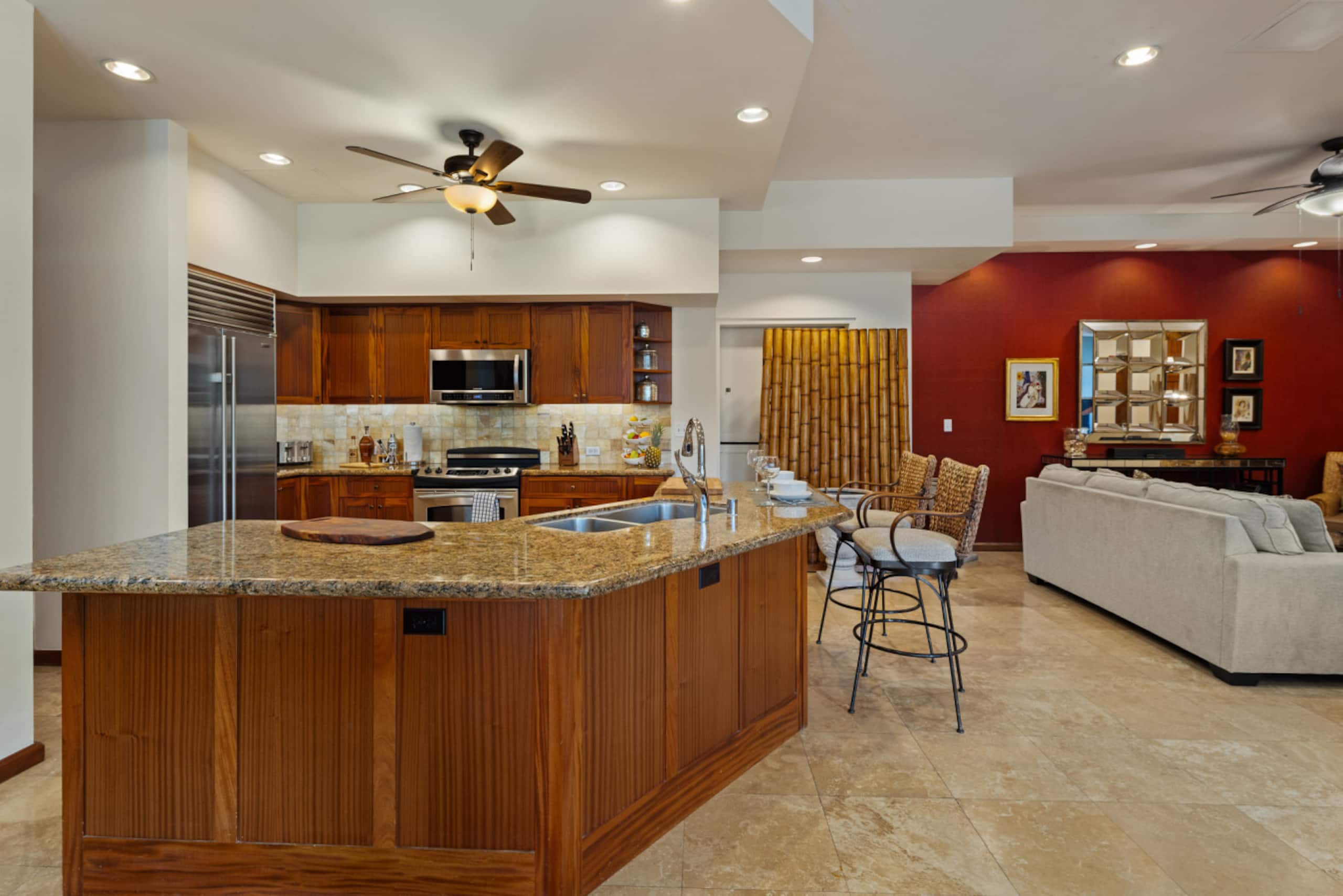Hotel in Honolulu · ★5.0 · 2 bedrooms · 5 beds · 2.5 private baths - Image 8