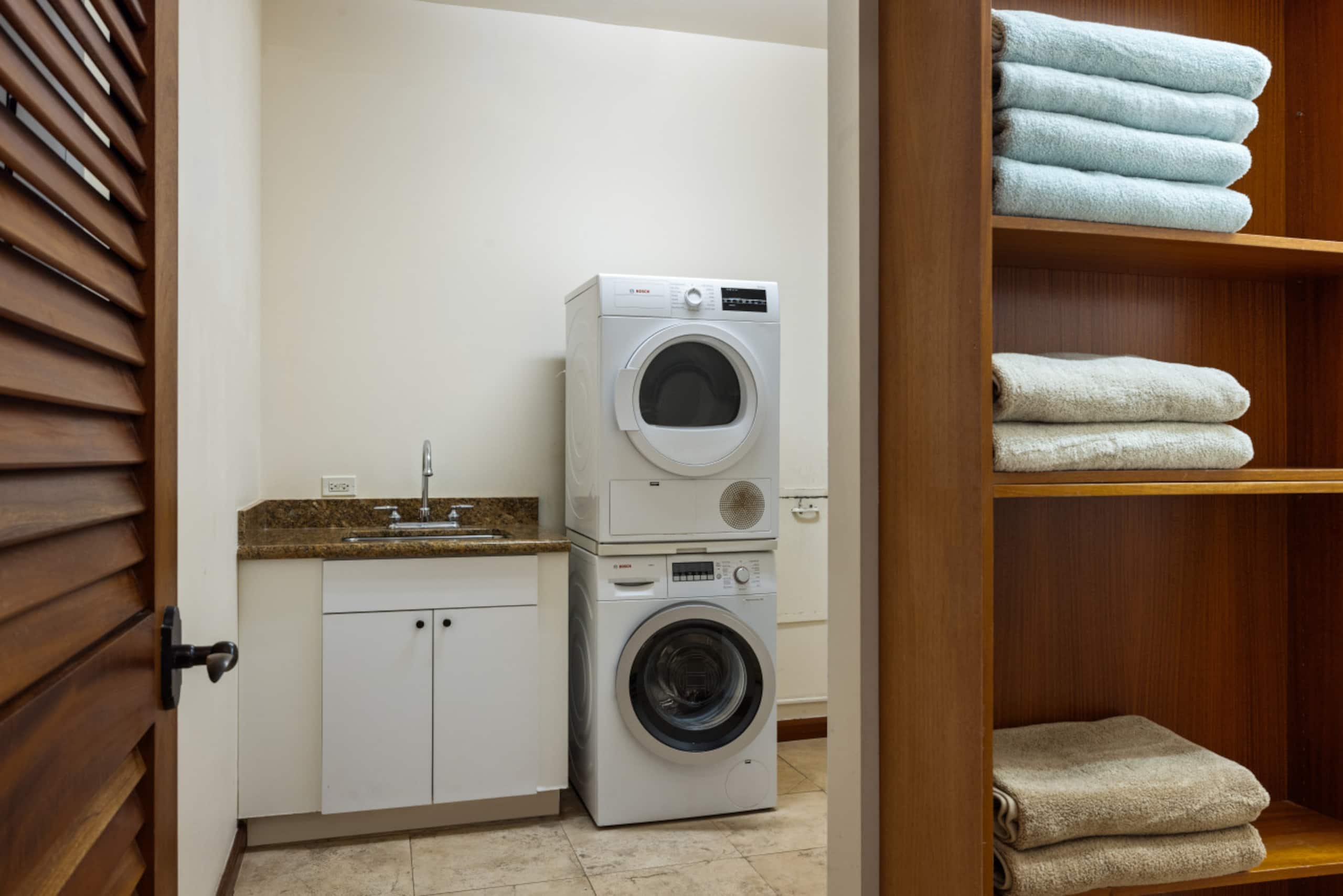 Hotel in Honolulu · ★5.0 · 2 bedrooms · 5 beds · 2.5 private baths - Image 37