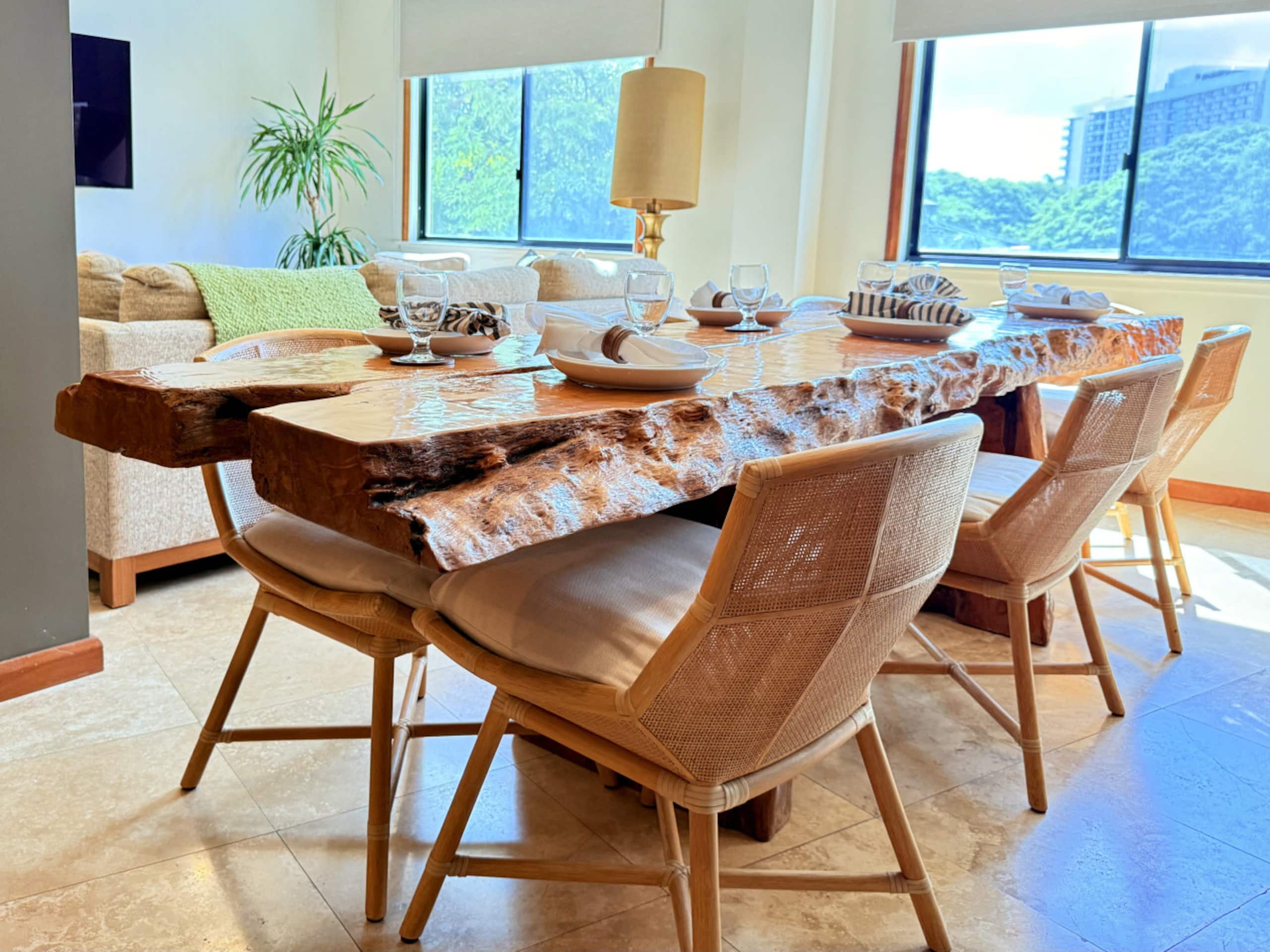 Hotel in Honolulu · ★5.0 · 2 bedrooms · 5 beds · 2.5 private baths - Image 56