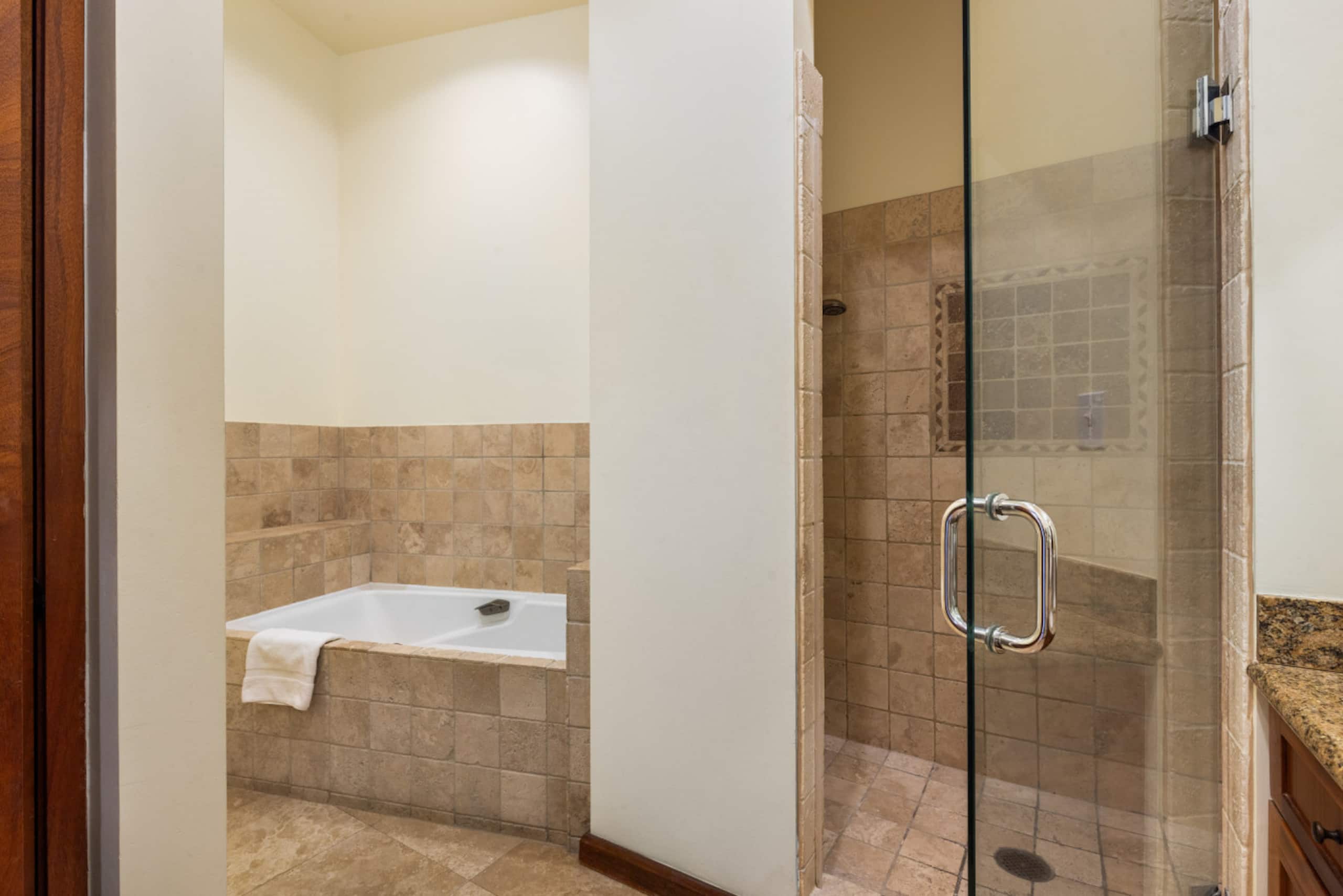 Hotel in Honolulu · ★5.0 · 2 bedrooms · 5 beds · 2.5 private baths - Image 81