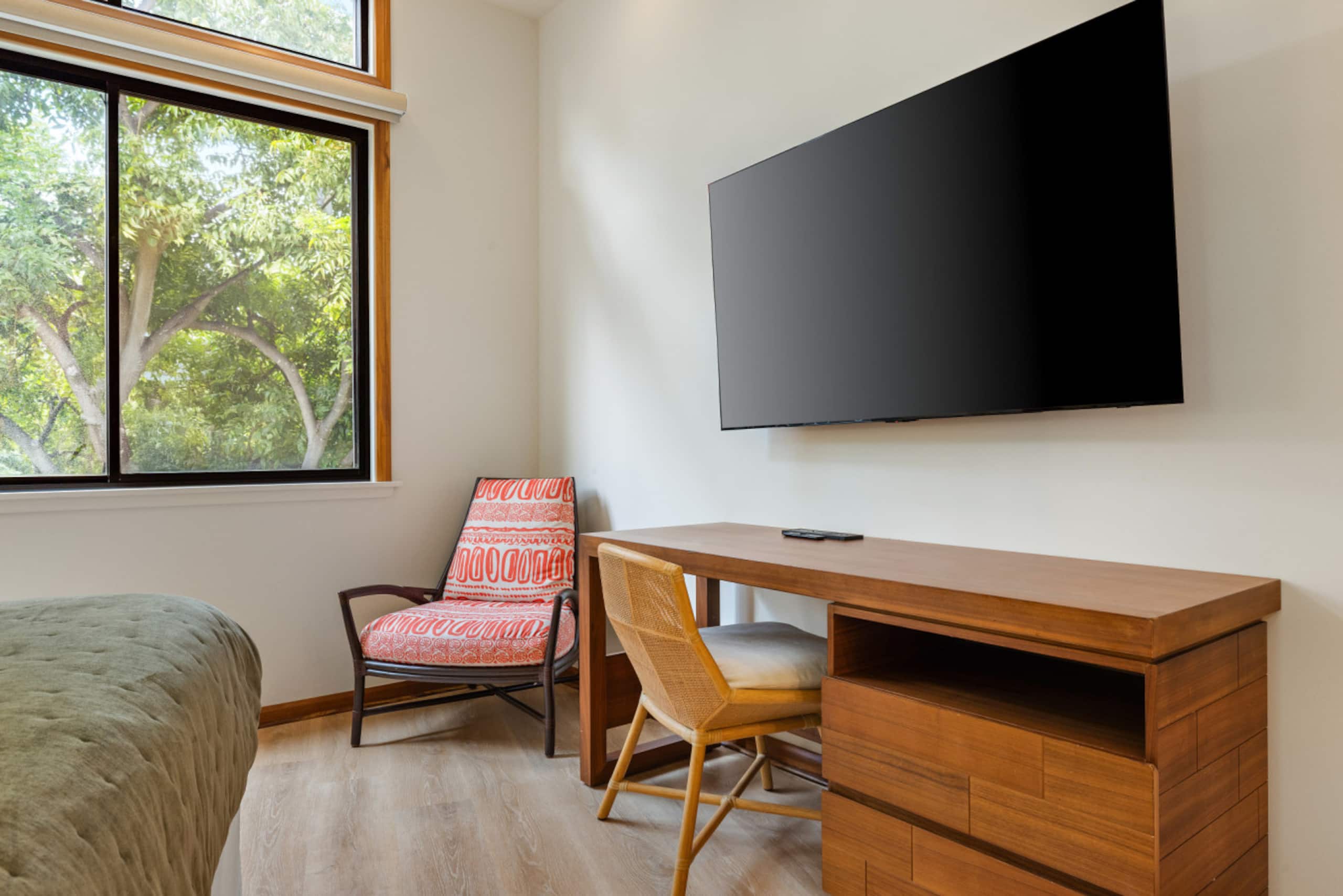 Hotel in Honolulu · ★5.0 · 2 bedrooms · 5 beds · 2.5 private baths - Image 16
