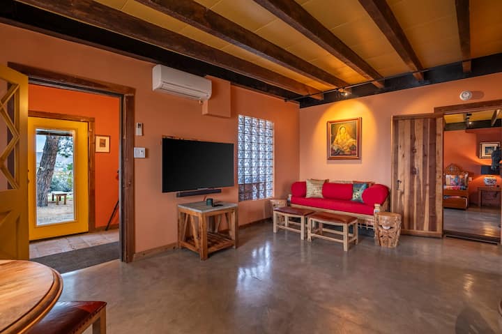 Serenity View — Pet-friendly & Outdoor Tub - Joshua Tree, CA