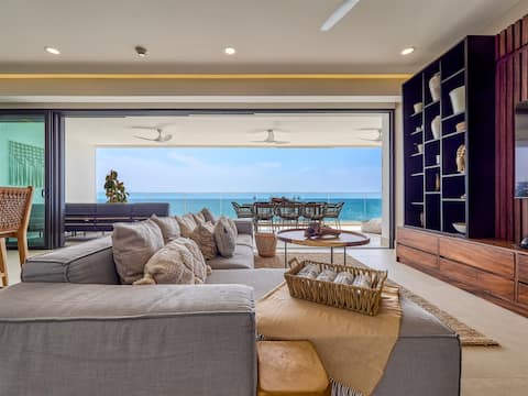 Panoramic Bay Views, 2 Pools & Luxe Amenities