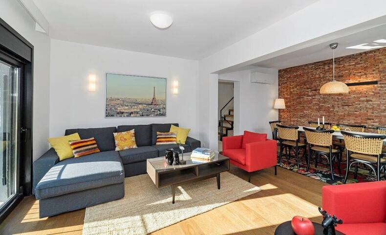 Luxury Modern Oasis Villa w/ Private Garden! #25 gallery image 2