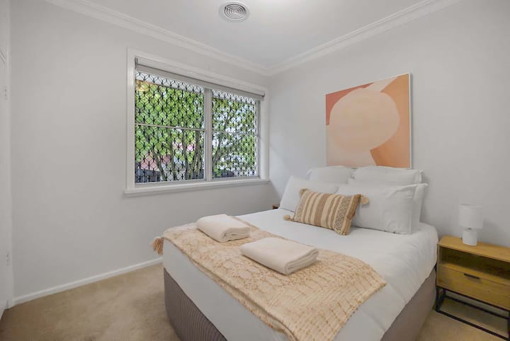 Slaapkamer 2 - Tweepersoonsbed + kanaalverwarming en -koeling