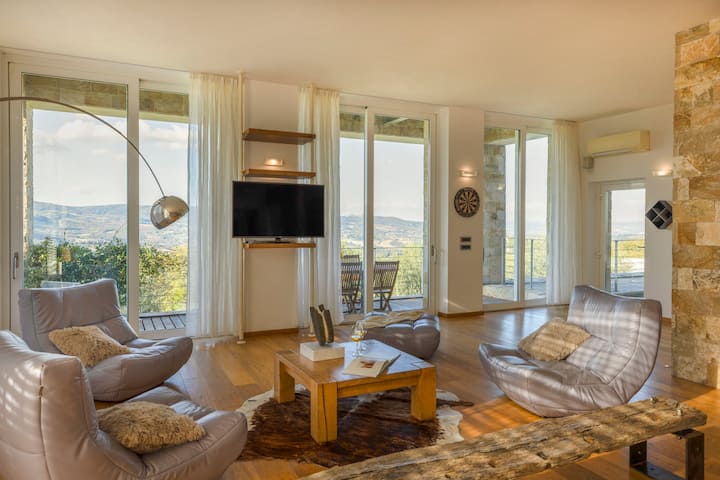 Brightline Villa 8, Emma Villas - Todi