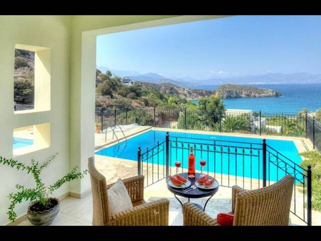 Villa Ares with private pool and a spectacular sea