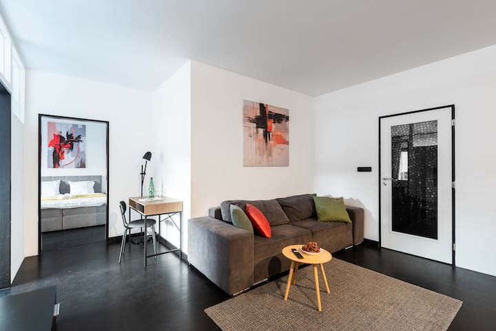 Spacious Loft With 3 Bedrooms | Balcony - Prague