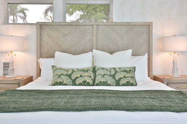 Hlavná spálňa na 2. poschodí s manželskou posteľou