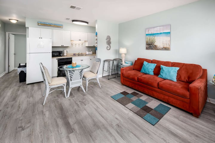 Sandy Pointe 205 Pet Friendly Condo - Fort Walton Beach