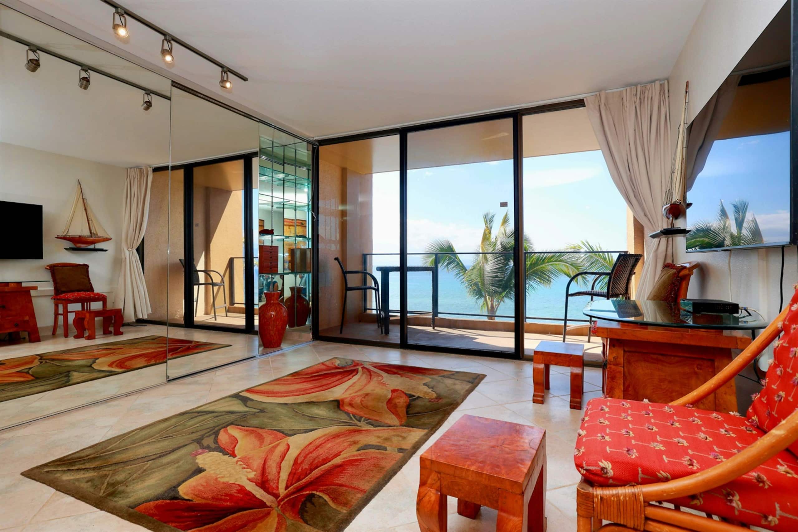 Direct Oceanfront View at Mahana Studio, King Bed - Image 5