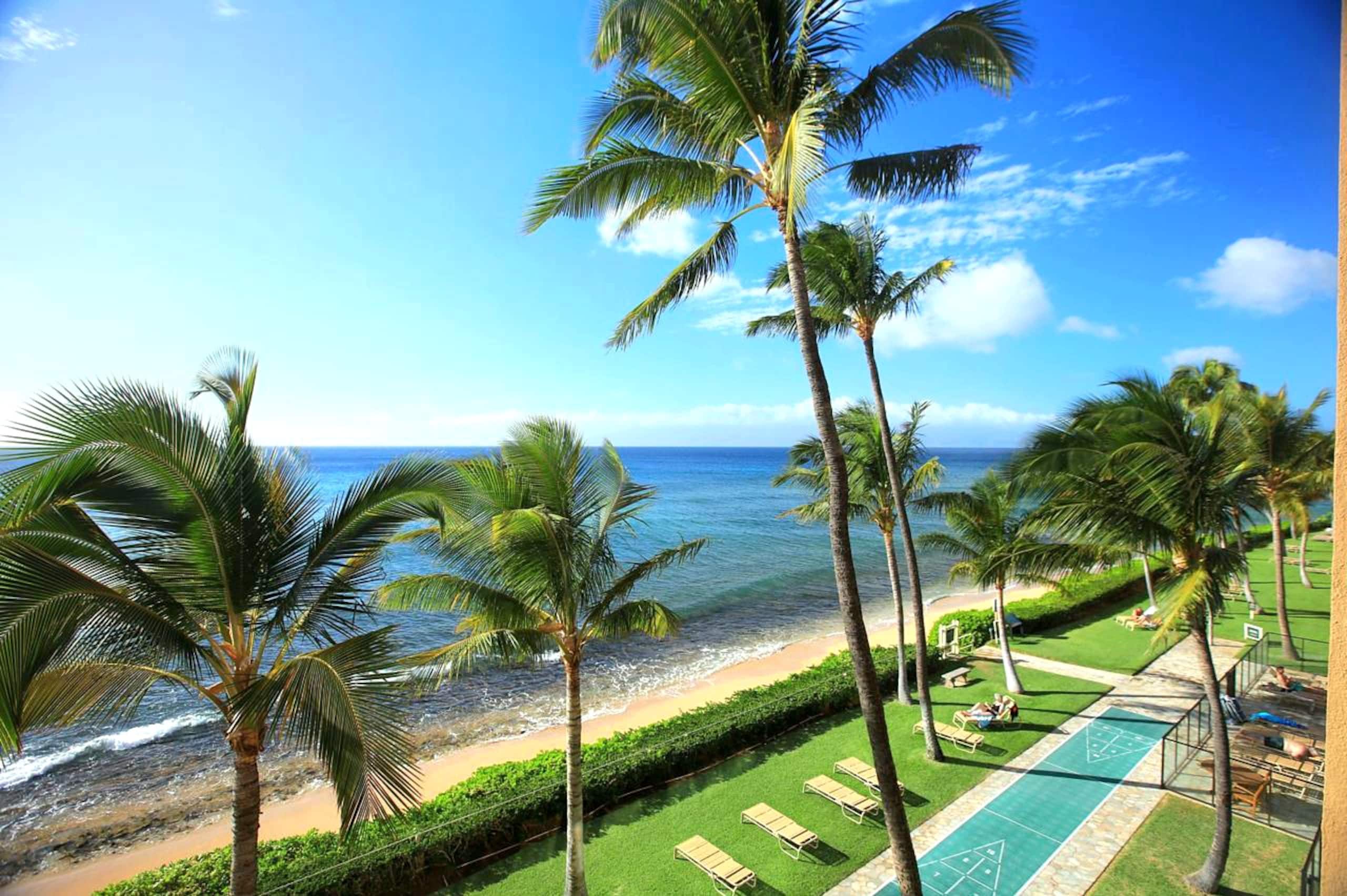 Direct Oceanfront View at Mahana Studio, King Bed - Image 21