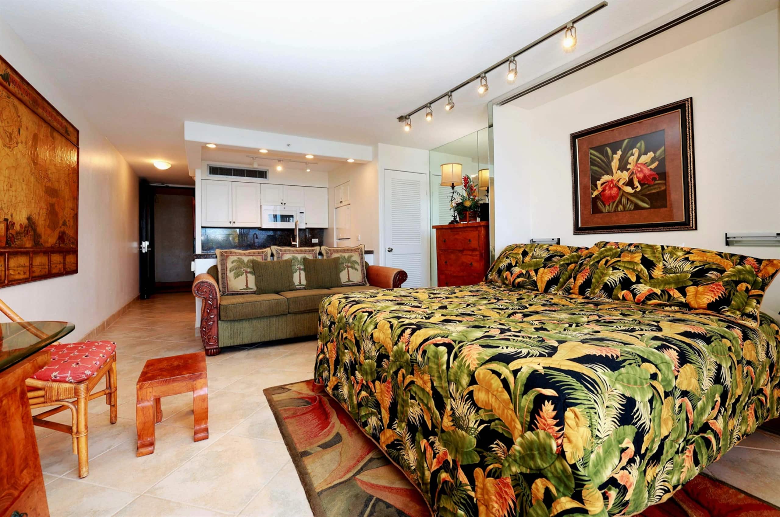 Direct Oceanfront View at Mahana Studio, King Bed - Image 4