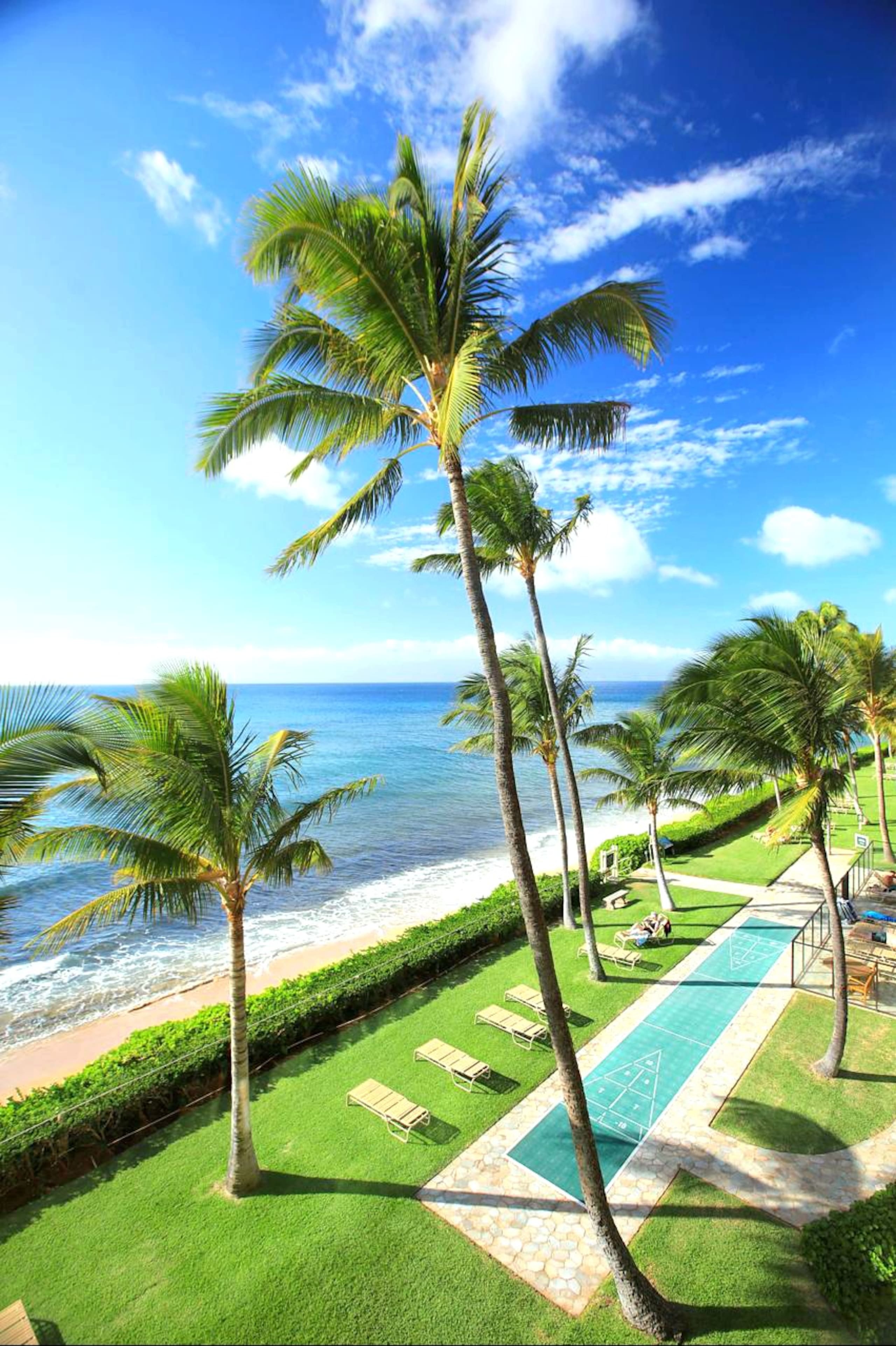 Direct Oceanfront View at Mahana Studio, King Bed - Image 20