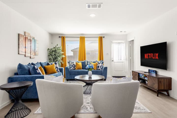* New * Family Friendly | Central Location | Games - New Braunfels, TX