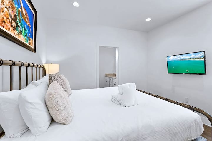 ชั้น 3 - ห้องสวีทเตียงคิงไซส์พร้อมห้องน้ำในตัว