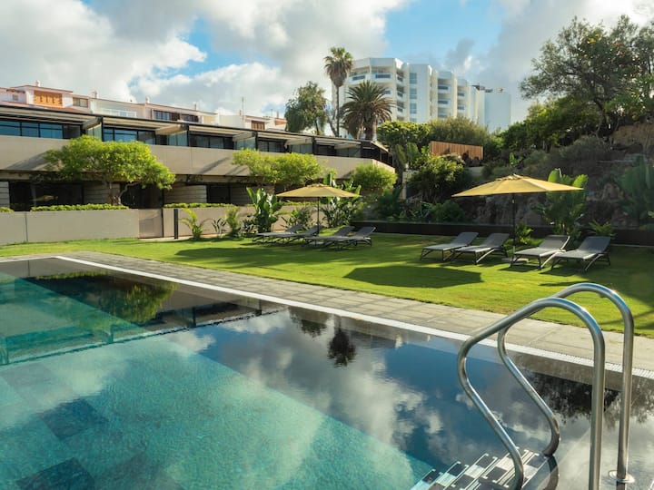Hot pool, sea, wifi pro, gas barbecue, garden, 02