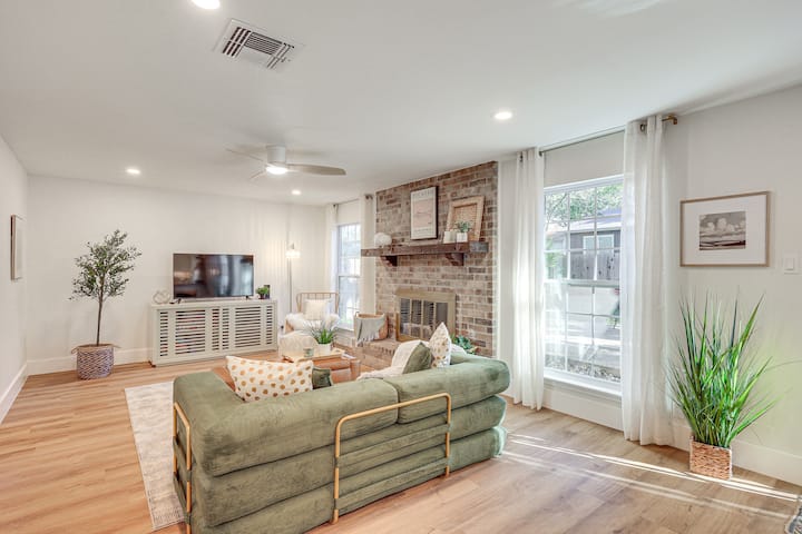 Work & Relax: San Antonio Home W/ Hot Tub! - Stone Oak - San Antonio