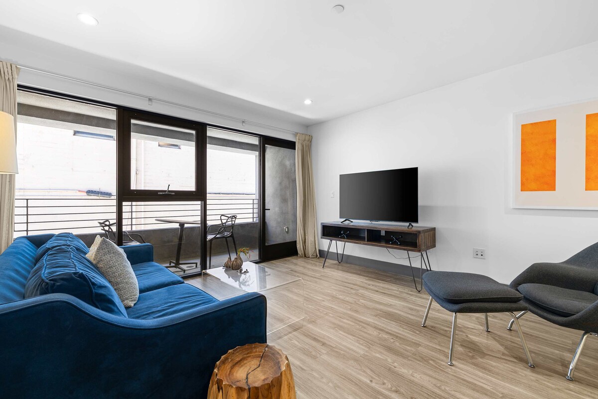 Top performing Airbnb: Prime Location I Close to SoFi Stadium by PS DTLA in Downtown