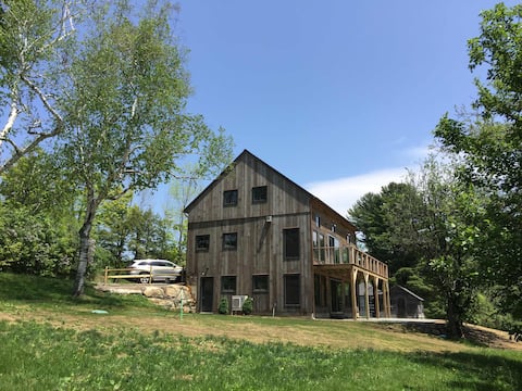 Luxury Barn Retreat — All-Season Escape Awaits!