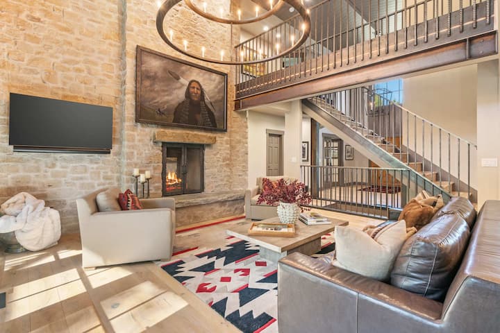 Lux Private Mtn Estate, Wildlife, Games, & Hot Tub - Houses for