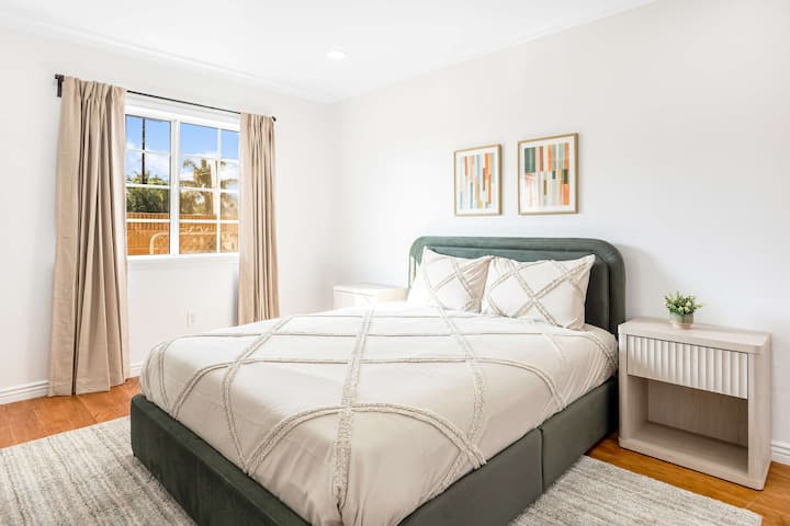Coastal Oasis W/ Garden Lounge | 20min Disneyland - Downey, CA