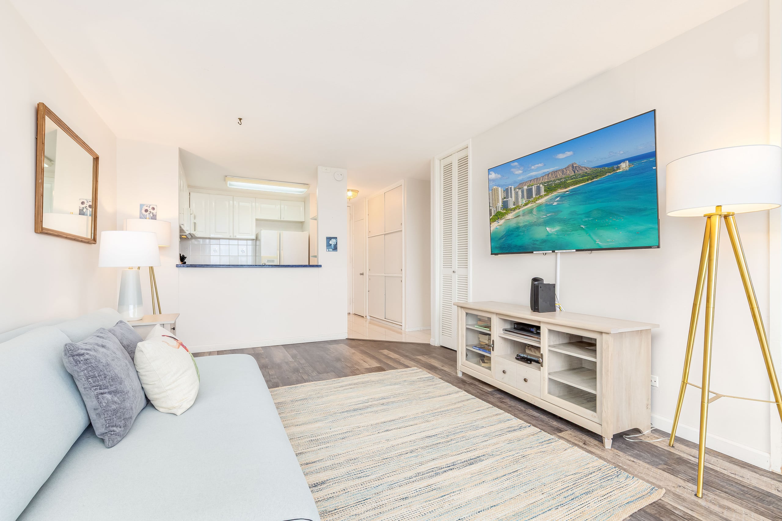 Condo in Honolulu · ★5.0 · Studio · 2 beds · 1 bath - Image 5