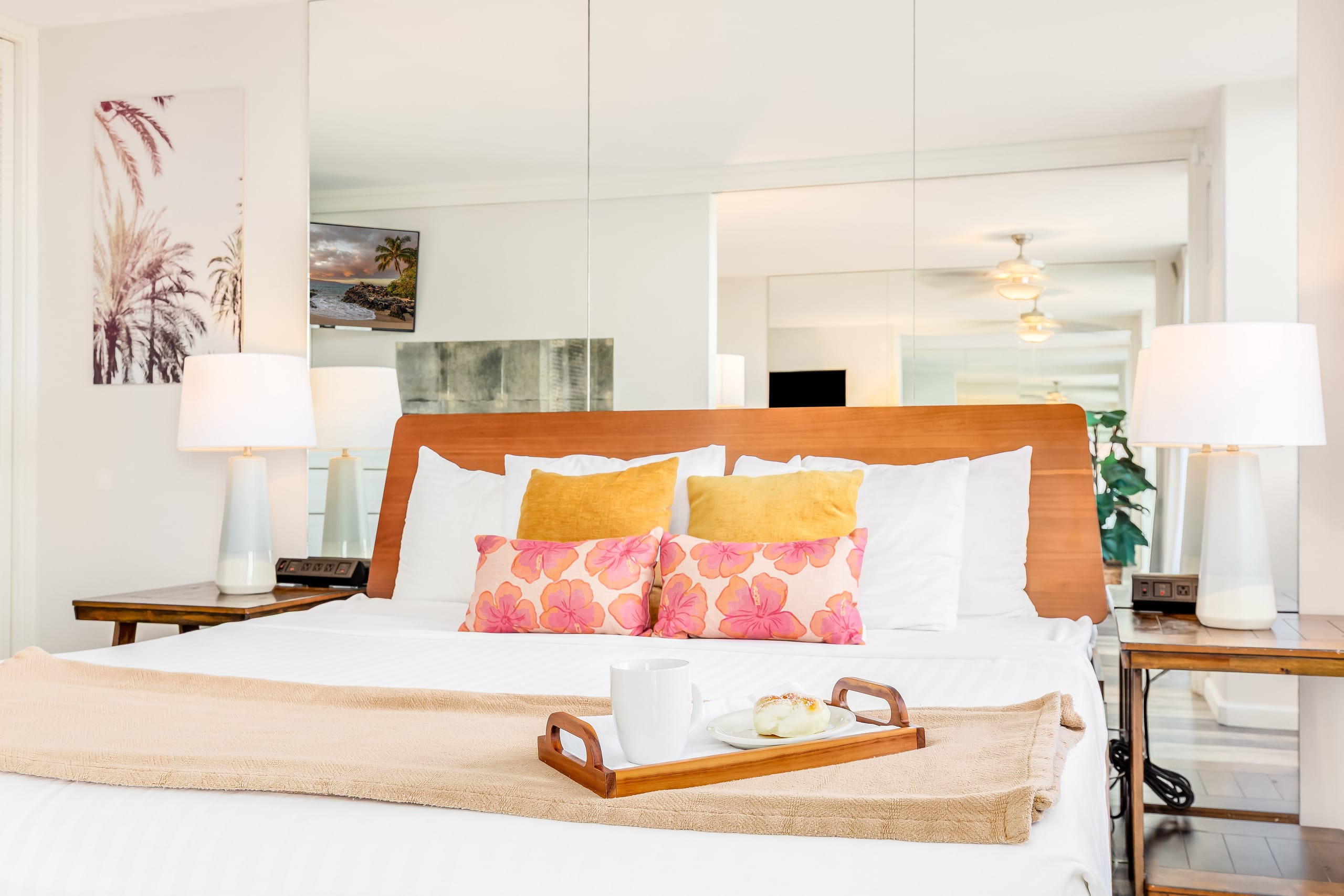 Condo in Honolulu · ★5.0 · Studio · 2 beds · 1 bath - Image 1