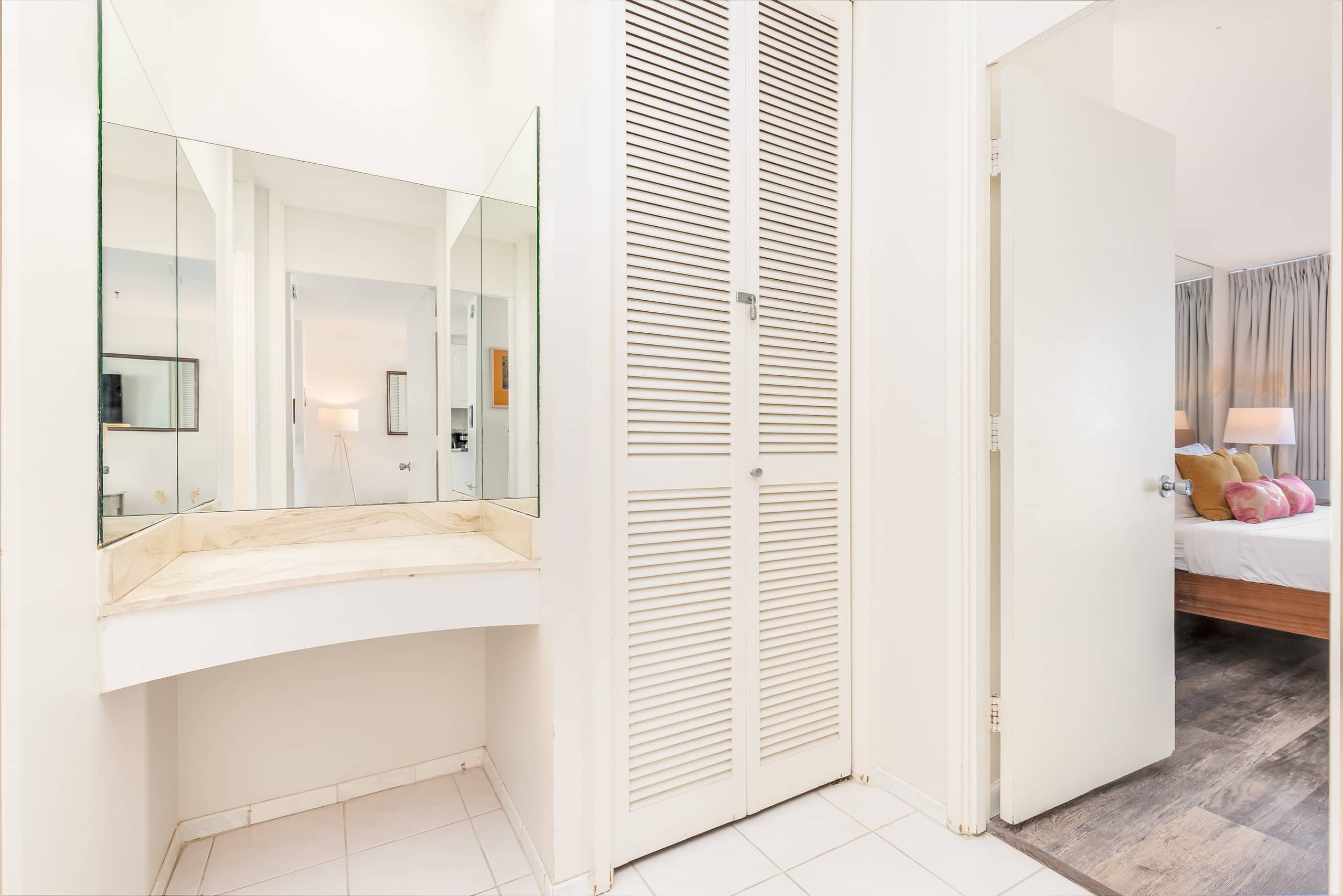 Condo in Honolulu · ★5.0 · Studio · 2 beds · 1 bath - Image 10