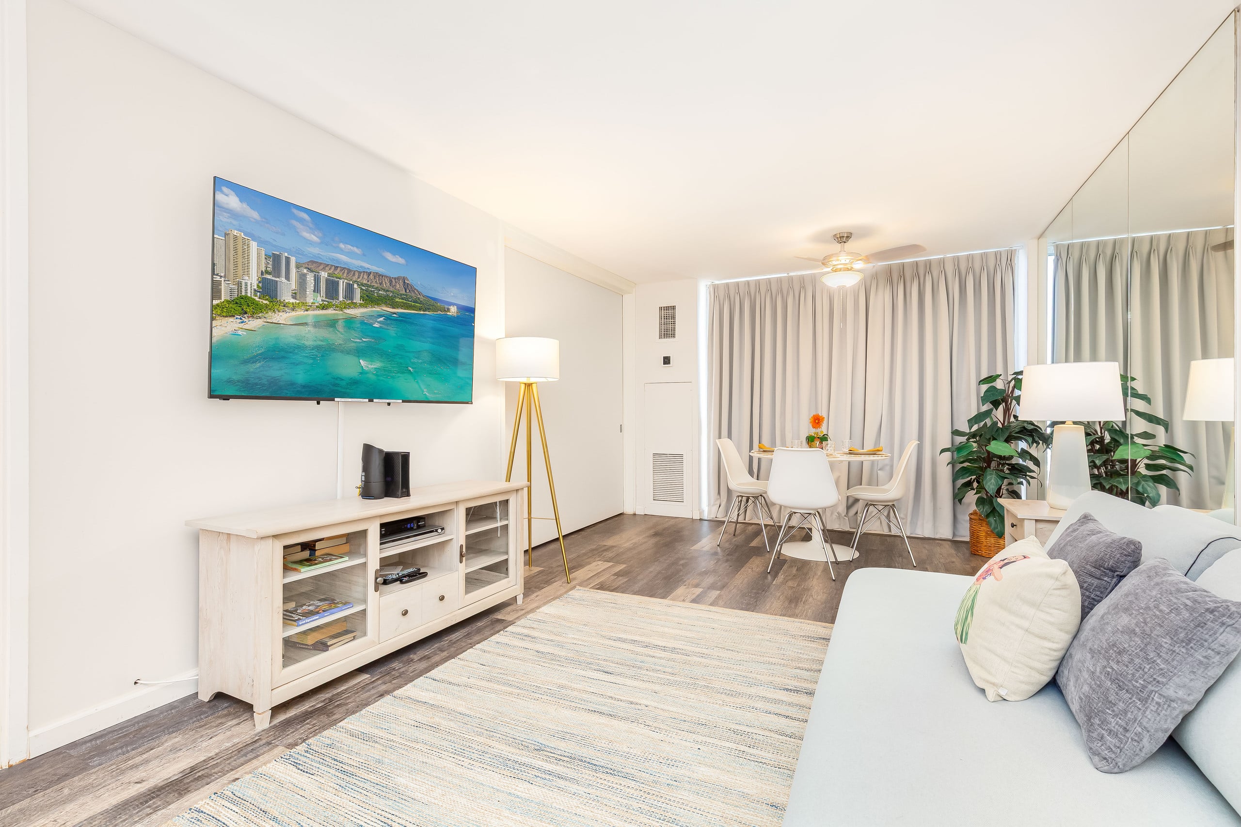 Condo in Honolulu · ★5.0 · Studio · 2 beds · 1 bath - Image 25