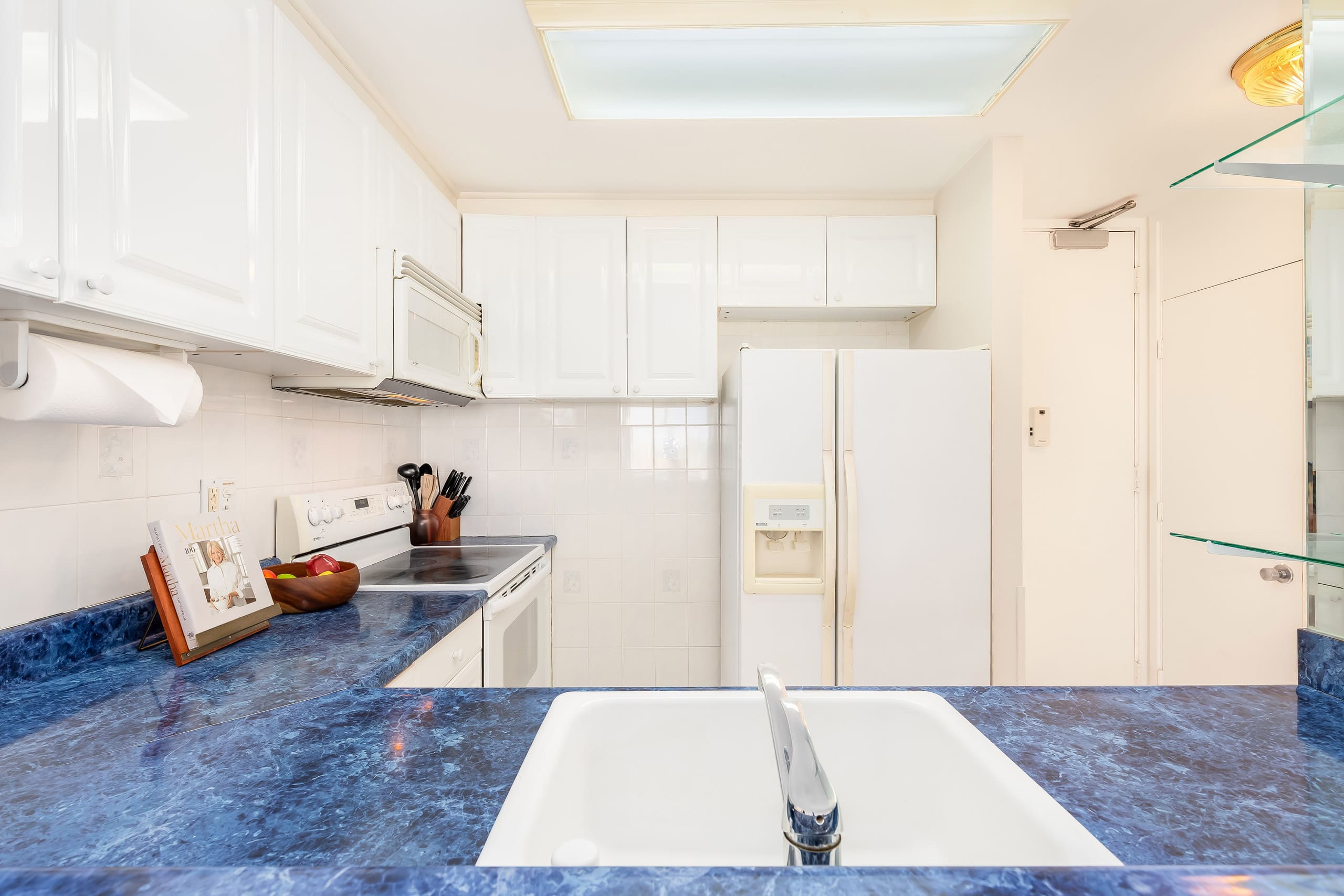 Condo in Honolulu · ★5.0 · Studio · 2 beds · 1 bath - Image 22