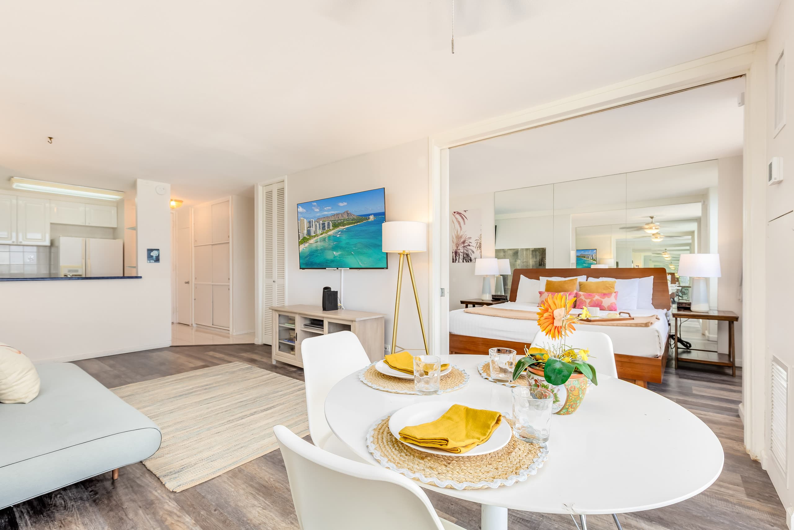 Condo in Honolulu · ★5.0 · Studio · 2 beds · 1 bath - Image 17