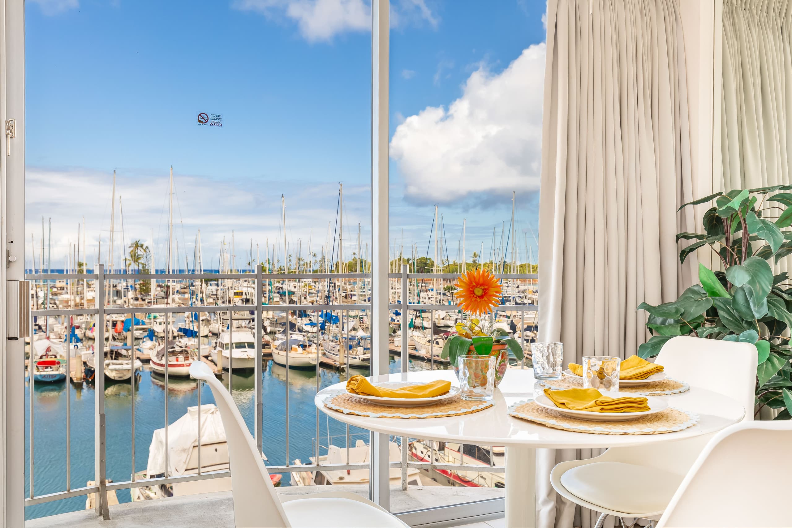 Condo in Honolulu · ★5.0 · Studio · 2 beds · 1 bath - Image 14