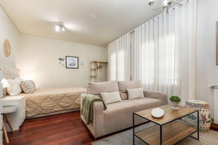 Cozy Gaia Flat, 5 Min To Beach | Dreamstay - Espinho