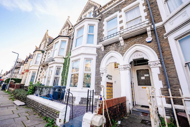 Trendy Roath Studio | Fast Wifi - Cardiff